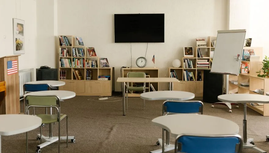 Arranjos de assentos na sala de aula