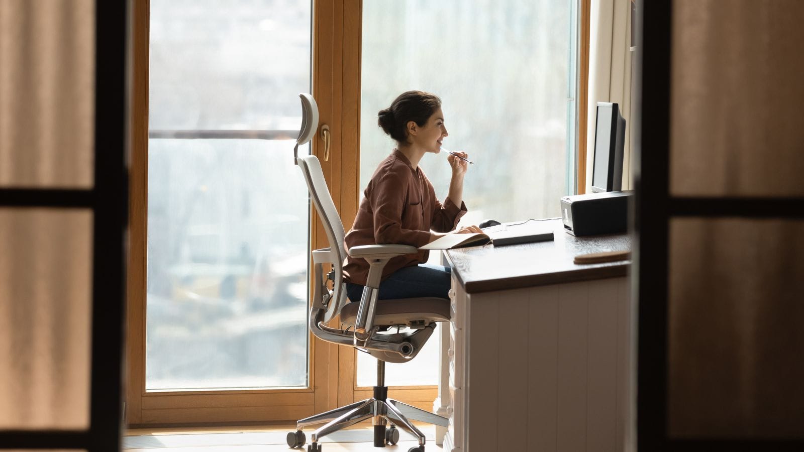 woamn in home office