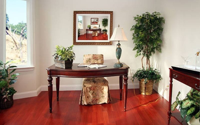 DeskFacing the Door Directly