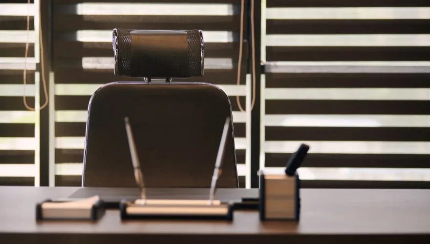 cadeira e mesa de escritório