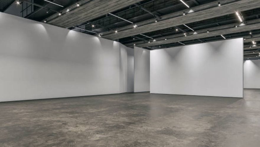 Concrete partition wall with reinforced steel structure