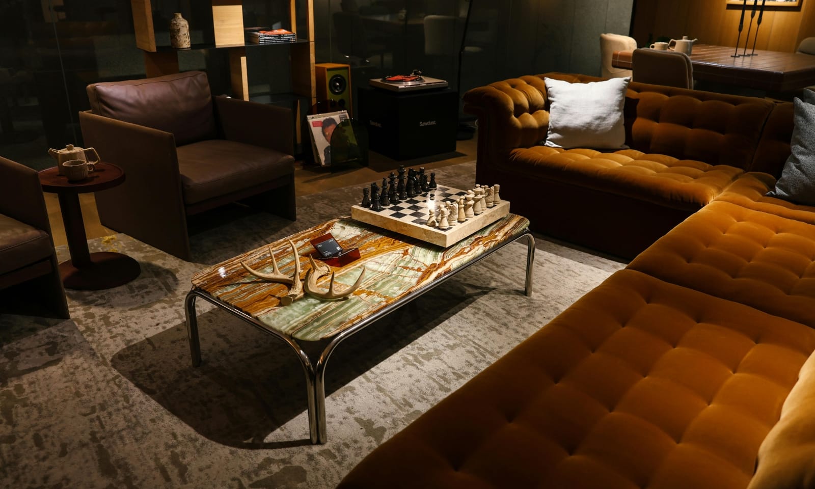 Leather Sofa Set Guide For Small & Modern Living Rooms