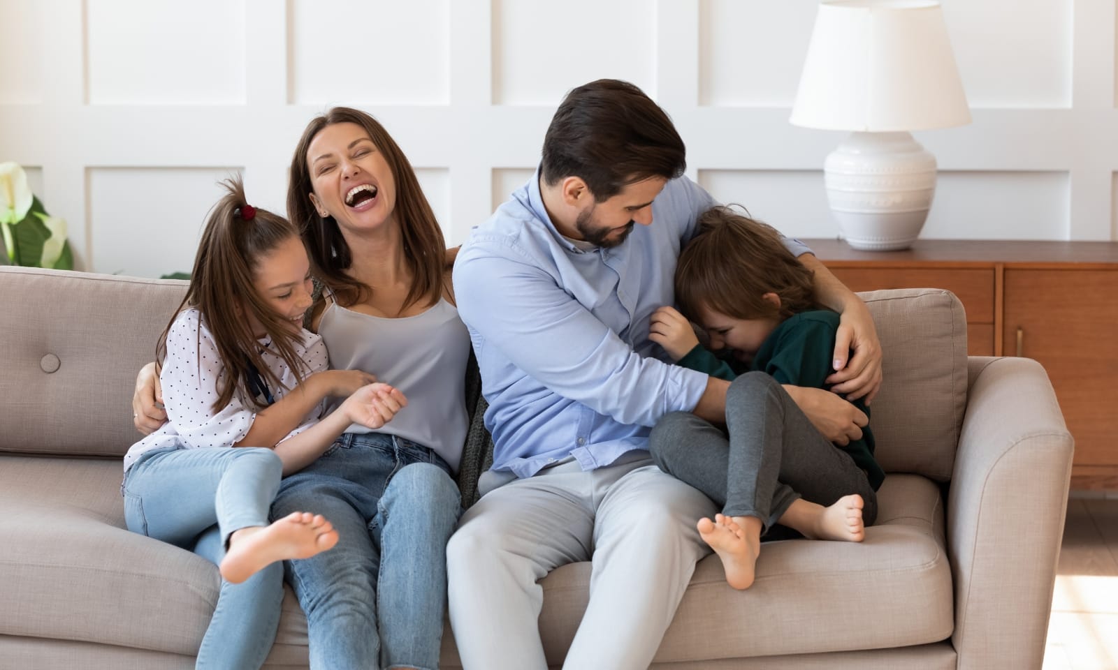 How To Choose A Modern Sofa For A Family With Kids?