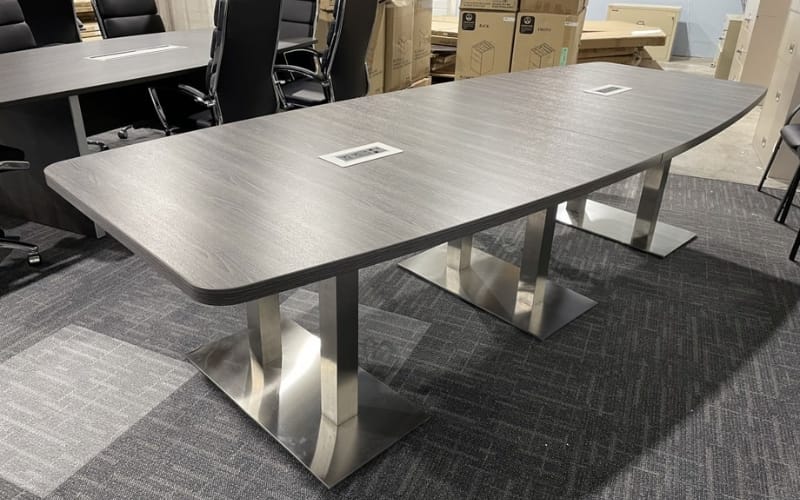 10ft Boat-Shaped Table