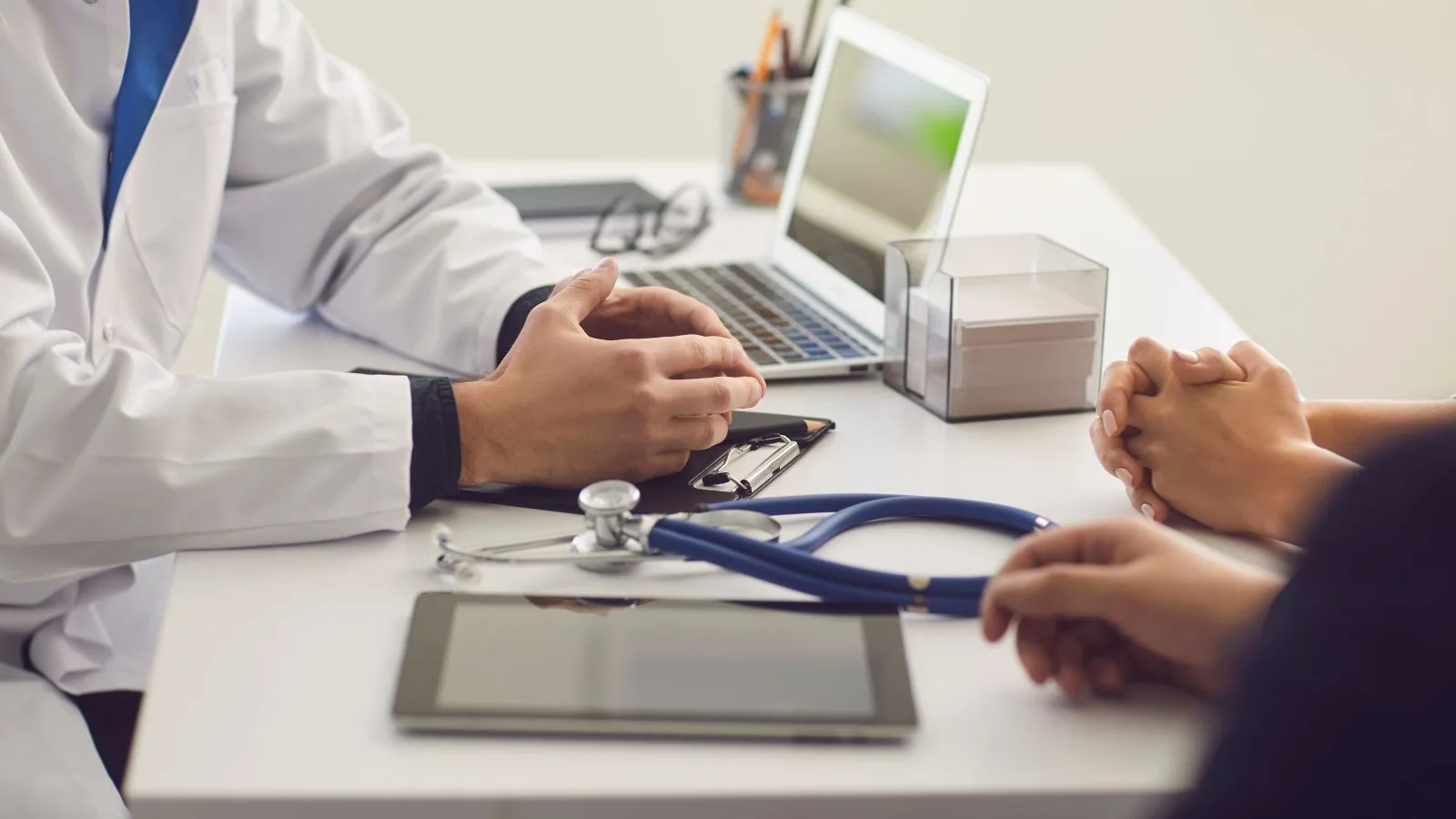 médico