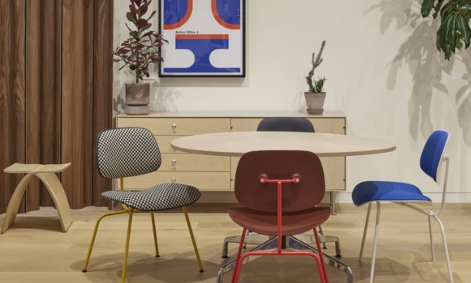 A Herman Miller inaugura sua primeira loja no Missouri.