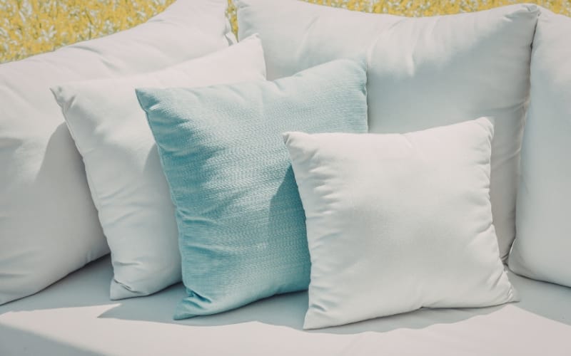 How to Choose the Right Pillow for Office Sofa