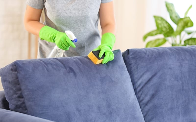 How to Remove Deep Odors From a Dirty Couch