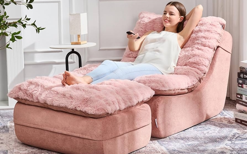 Urban-Fit Apartment Lounger